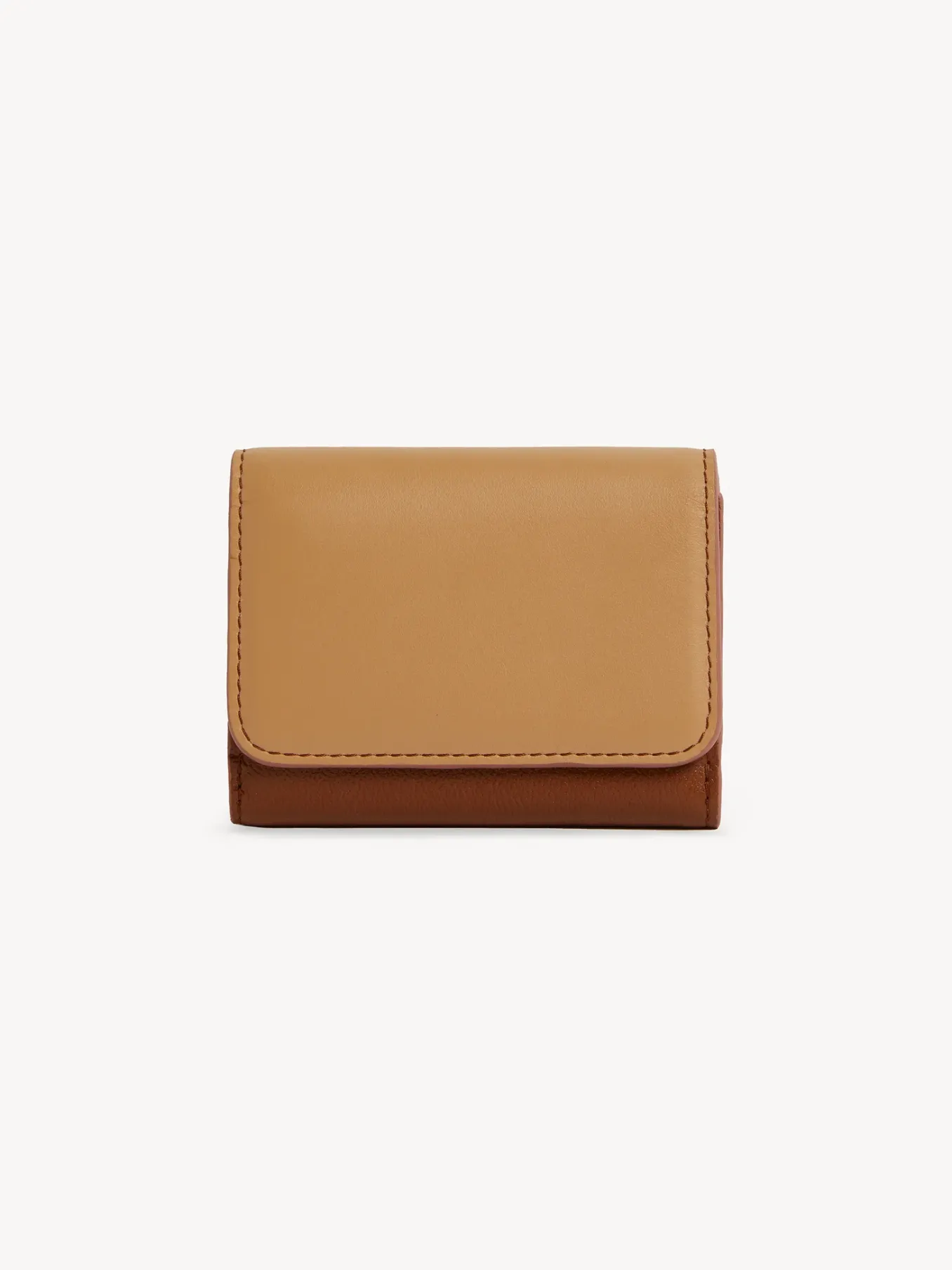 Women Chloé Layers Medium Tri-Fold