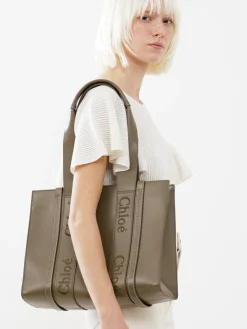 Women Chloé Medium Woody Tote Bag